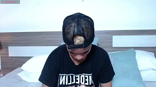 Liiamthompson online show from 13, 2, 2026