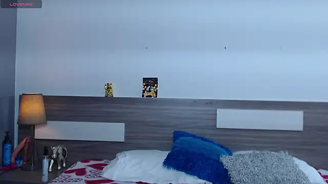 Liiamthompson online show from 23, 10, 2025