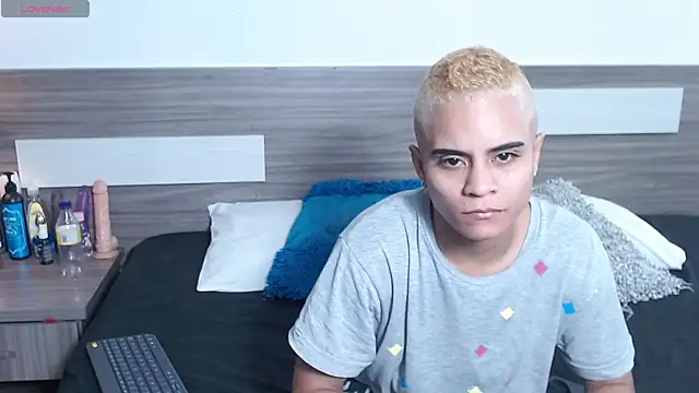 Liiamthompson online show from 8, 1, 2026