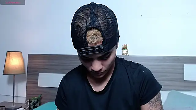 Liiamthompson online show from 5, 2, 2026