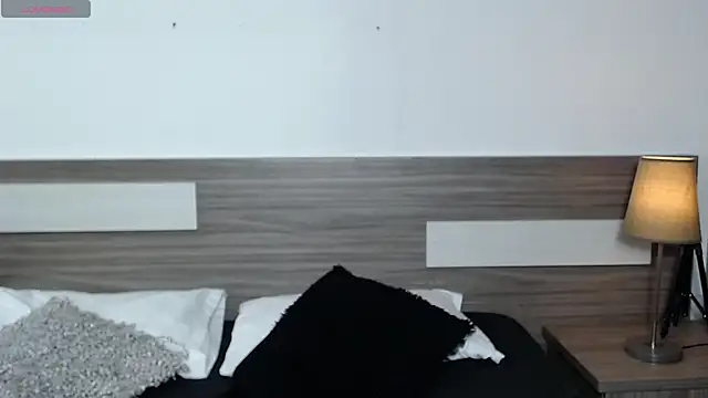 Liiamthompson online show from 7, 11, 2025