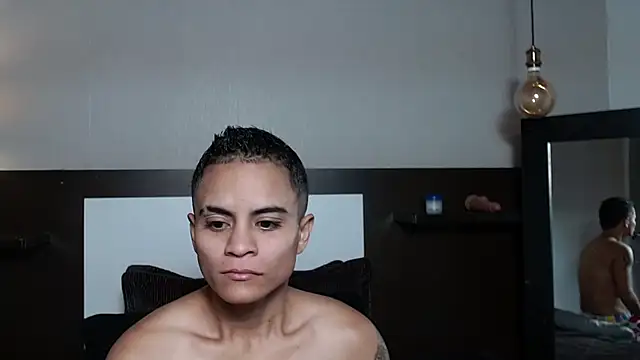 Liiamthompson online show from 14, 4, 2026