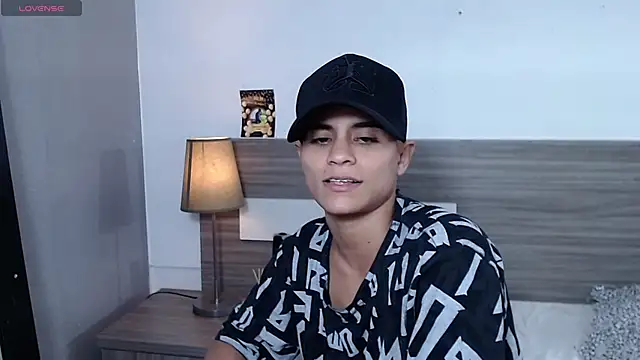 Liiamthompson online show from 29, 11, 2025