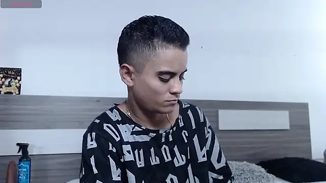 Liiamthompson online show from 29, 11, 2025