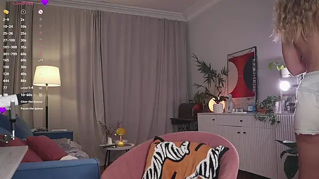 WhiteAnni online show from 15, 12, 2025