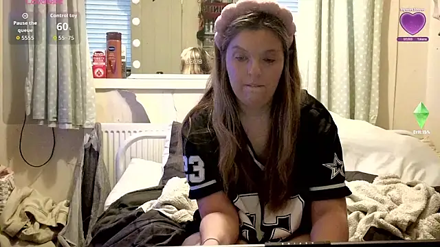 Demi WelshX online show from 4, 12, 2025