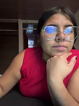 Snapshot of viccky_vick chatting on 1, 3, 2025 viccky vick online show from 1, 3, 2025