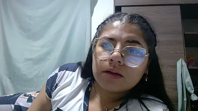 Snapshot of viccky_vick chatting on 5, 6, 2026 viccky vick online show from 5, 6, 2026