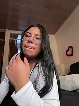 Snapshot of viccky_vick chatting on 4, 3, 2025 viccky vick online show from 4, 3, 2025