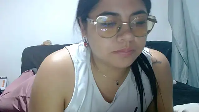 Snapshot of viccky_vick chatting on 14, 6, 2026 viccky vick online show from 14, 6, 2026