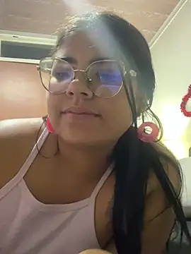 Snapshot of viccky_vick chatting on 12, 3, 2025 viccky vick online show from 12, 3, 2025