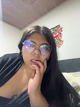 Snapshot of viccky_vick chatting on 6, 3, 2025 viccky vick online show from 6, 3, 2025