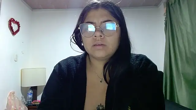 Snapshot of viccky_vick chatting on 17, 10, 2025 viccky vick online show from 17, 10, 2025