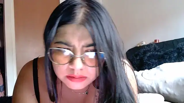 Snapshot of viccky_vick chatting on 21, 5, 2026 viccky vick online show from 21, 5, 2026