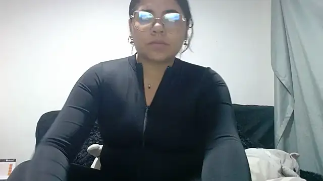 Snapshot of viccky_vick chatting on 11, 6, 2026 viccky vick online show from 11, 6, 2026