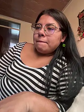 Snapshot of viccky_vick chatting on 11, 2, 2025 viccky vick online show from 11, 2, 2025
