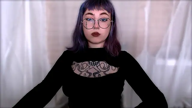 Snapshot of purplewitch chatting on 16, 12, 2025 purplewitch online show from 16, 12, 2025