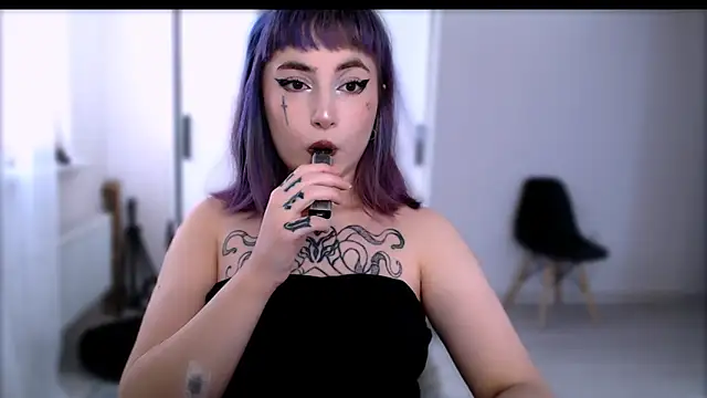 Snapshot of purplewitch chatting on 19, 12, 2025 purplewitch online show from 19, 12, 2025