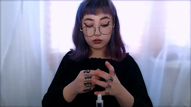 Snapshot of purplewitch chatting on 16, 12, 2025 purplewitch online show from 16, 12, 2025