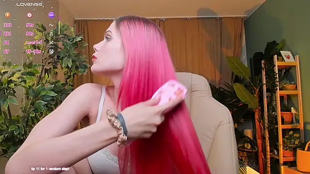 Gretchen Mol online show from 16, 12, 2025