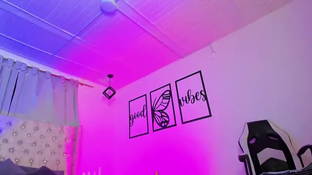 nicolee millerr online show from 10, 1, 2026