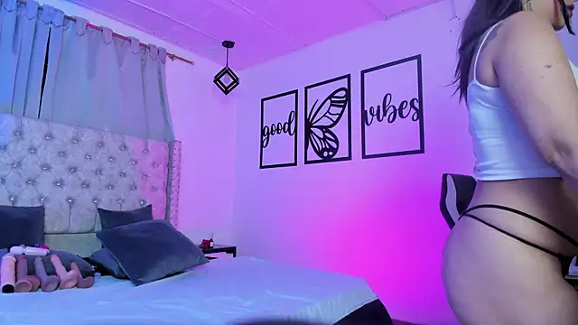 nicolee millerr online show from 2, 4, 2026