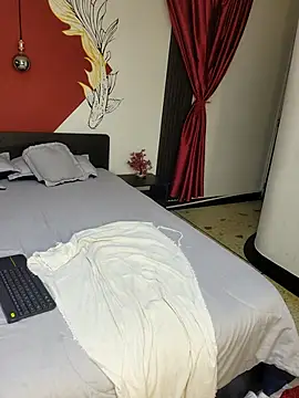 AuroraStartrainn online show from 10, 3, 2025