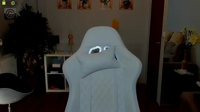 Anya-Ray online show from 9, 11, 2025