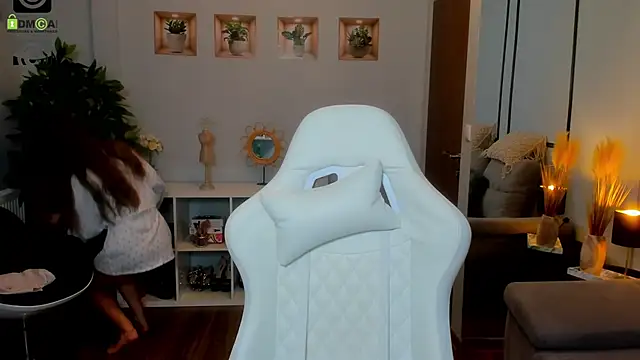 Anya-Ray online show from 11, 11, 2025