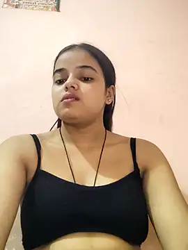 Snapshot of RAYI_123 chatting on 5, 10, 2025 RAYI 123 online show from 5, 10, 2025