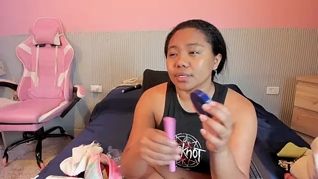 Snapshot of yeikafoxy chatting on 27, 11, 2025 yeikafoxy online show from 27, 11, 2025