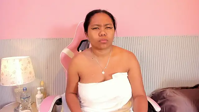 Snapshot of yeikafoxy chatting on 1, 11, 2025 yeikafoxy online show from 1, 11, 2025