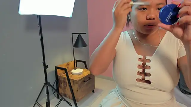 yeikafoxy online show from 18, 4, 2026