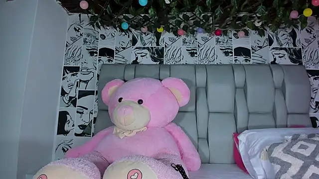 Snapshot of LucyRosse chatting on 3, 5, 2026 LucyRosse online show from 3, 5, 2026