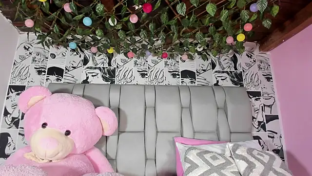 Snapshot of LucyRosse chatting on 10, 5, 2026 LucyRosse online show from 10, 5, 2026