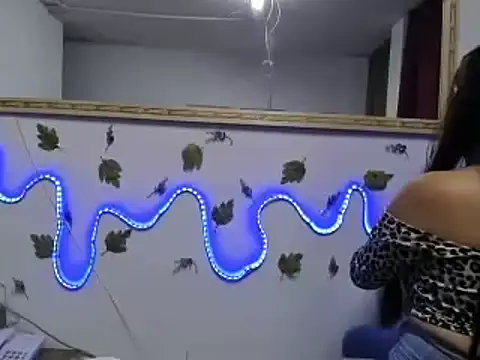 IZZY BEAUTIFUL online show from 25, 2, 2025