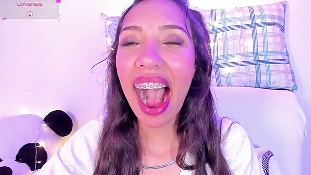 Miss veronicaa2 online show from 24, 2, 2025