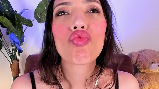 Miss veronicaa2 online show from 13, 4, 2026