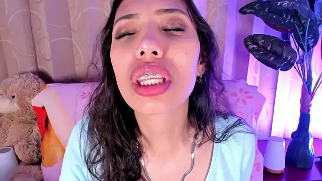 Miss veronicaa2 online show from 25, 3, 2026