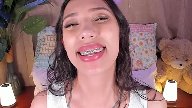 Snapshot of Miss_veronicaa2 chatting on 14, 7, 2026 Miss veronicaa2 online show from 14, 7, 2026