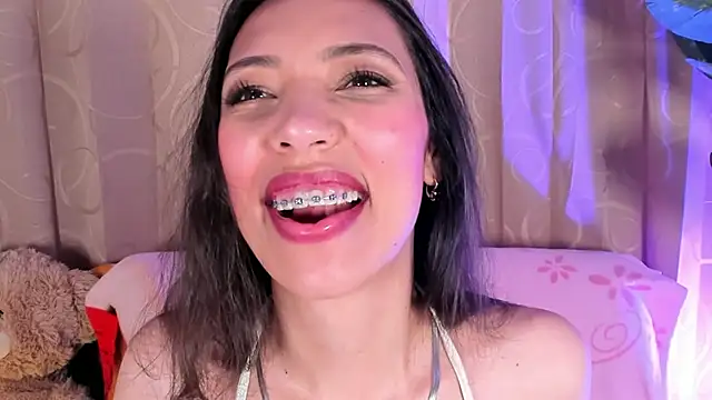 Miss veronicaa2 online show from 24, 3, 2026