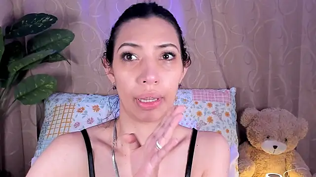 Snapshot of Miss_veronicaa2 chatting on 21, 7, 2026 Miss veronicaa2 online show from 21, 7, 2026