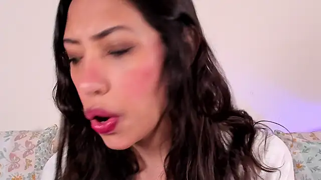 Miss veronicaa2 online show from 15, 9, 2025