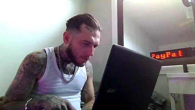 Snapshot of cruz815 chatting on 26, 4, 2026 cruz815 online show from 26, 4, 2026
