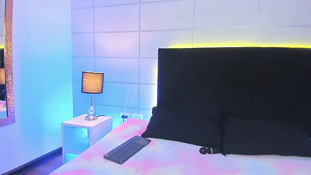 mac-sara online show from 23, 10, 2025