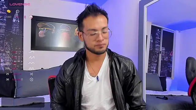 Max Conor1 online show from 3, 2, 2025