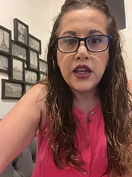 MirandaLatinaLovely online show from 2, 6, 2026