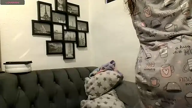 Snapshot of MirandaLatinaLovely chatting on 14, 6, 2026 MirandaLatinaLovely online show from 14, 6, 2026
