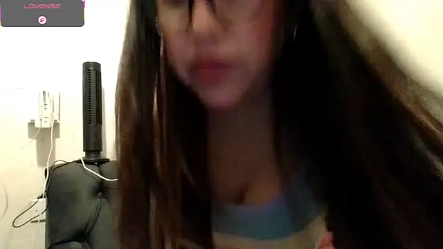 MirandaLatinaLovely online show from 23, 3, 2026