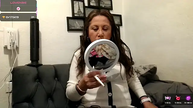 MirandaLatinaLovely online show from 3, 3, 2026